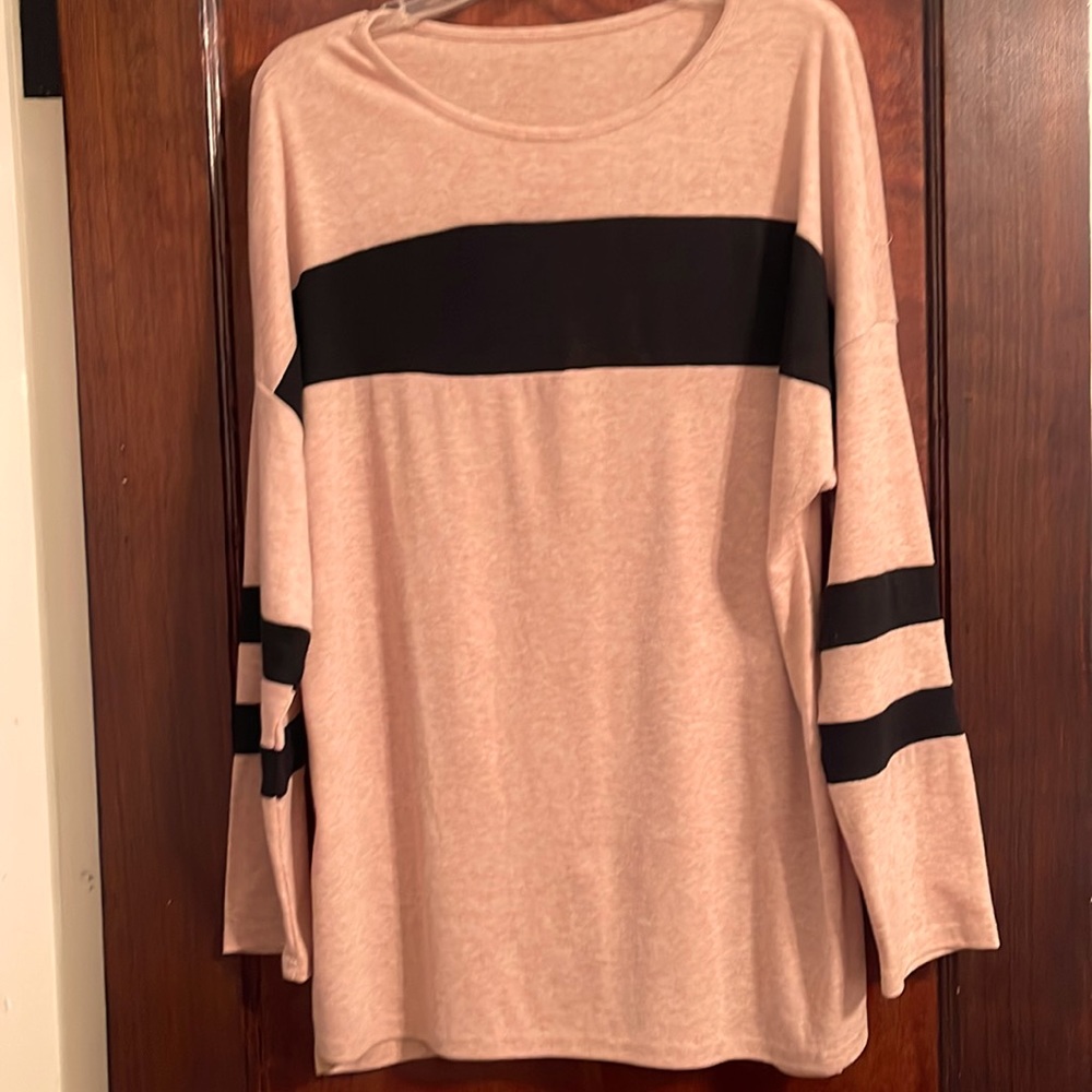 Good condition XL Long Sleeve T purchased on Amazon